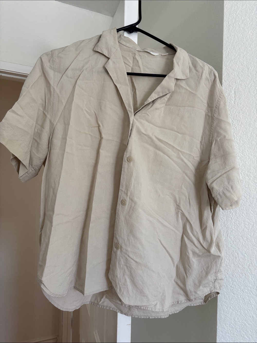 Uniqlo linen Short-Sleeve Button Shirt in Light Beige